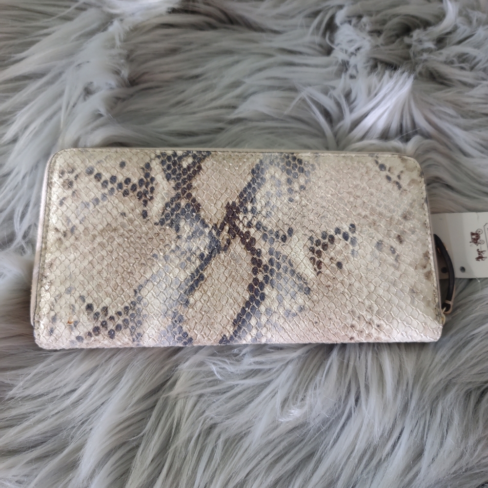 NWT Coach Metallic Cream/Gray Python Wallet - Picture 3 of 6